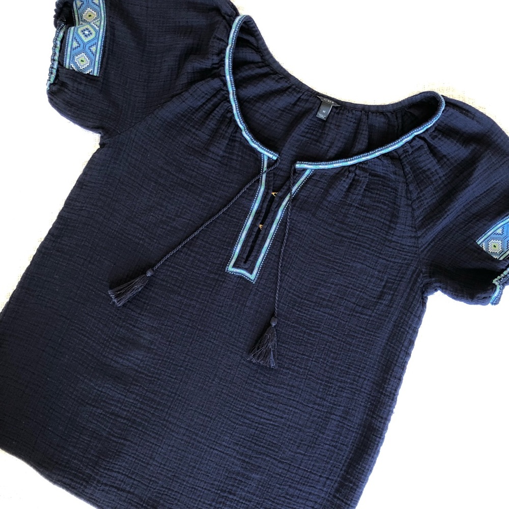J Crew size M short sleeve embroidered top